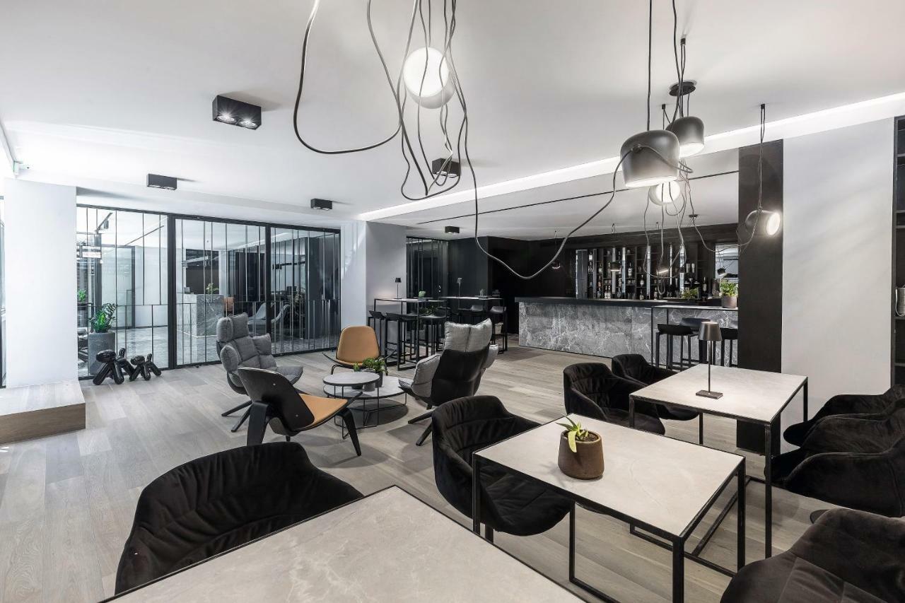 The Duke Boutique Suites Атина Екстериор снимка