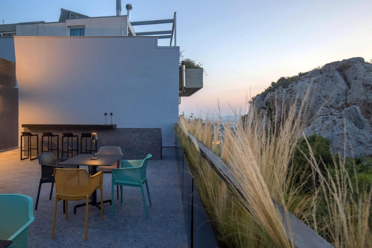 The Duke Boutique Suites Атина Екстериор снимка